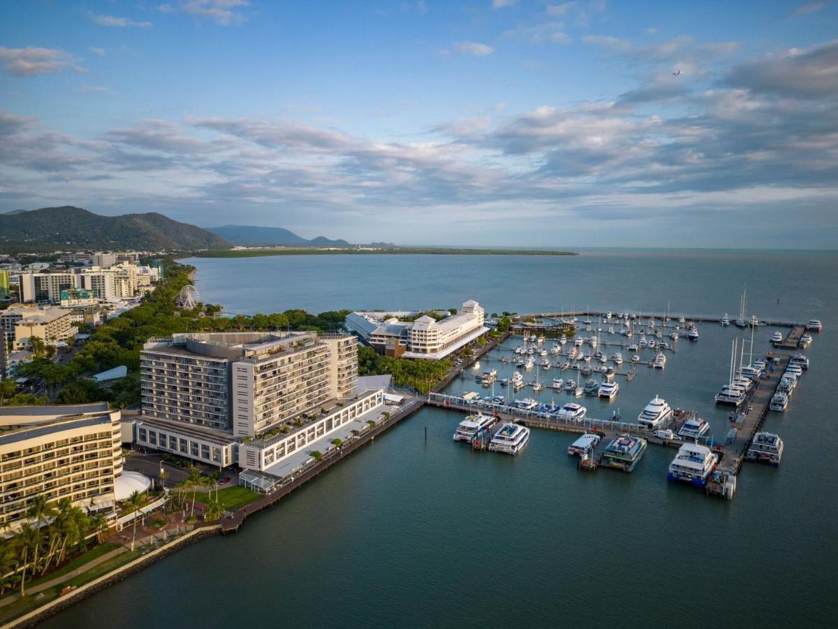 Belle Escapes 703 Harbour Lights With Water Views Cairns