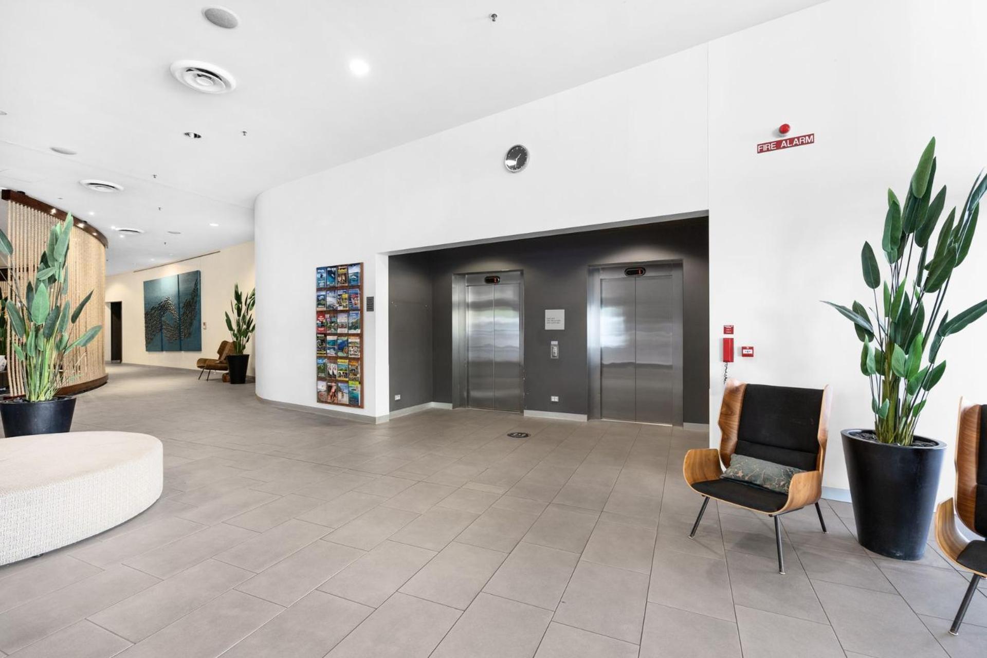 Belle Escapes 703 Harbour Lights With Water Views Cairns